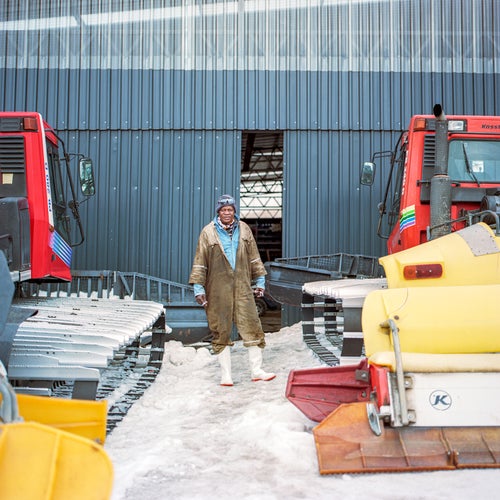 Mabare with the resort’s groomers