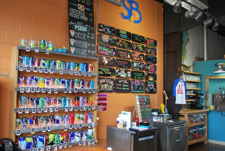 DSC_0119 taproom at Shoes & Brews