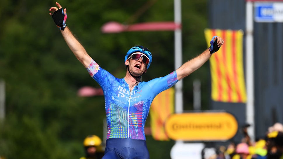 Hugo Houle wins stage 16 of the Tour de France.