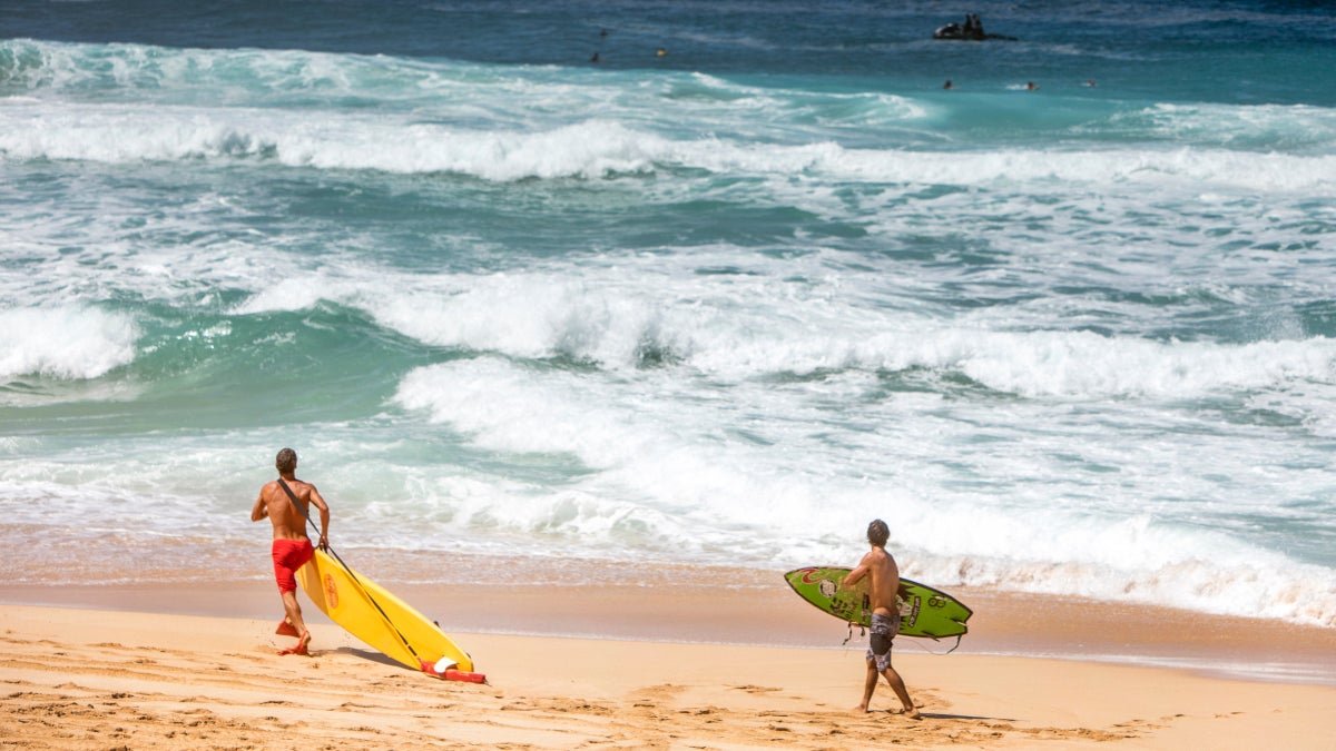 Oahu Lifeguards Just Saved Over 2,000 People in Four Days Outside Online