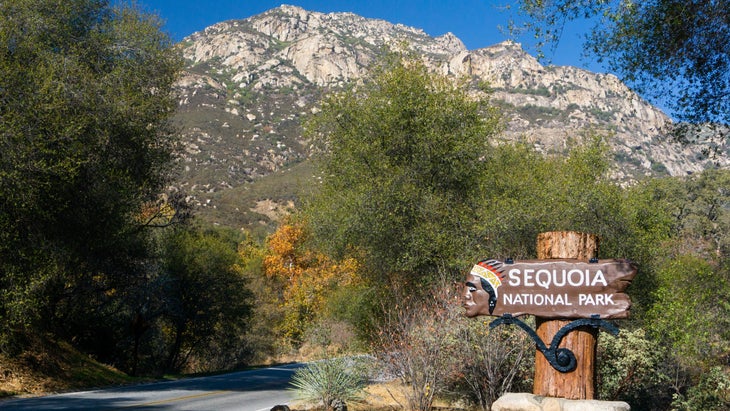 The entrance to Sequoia National Park