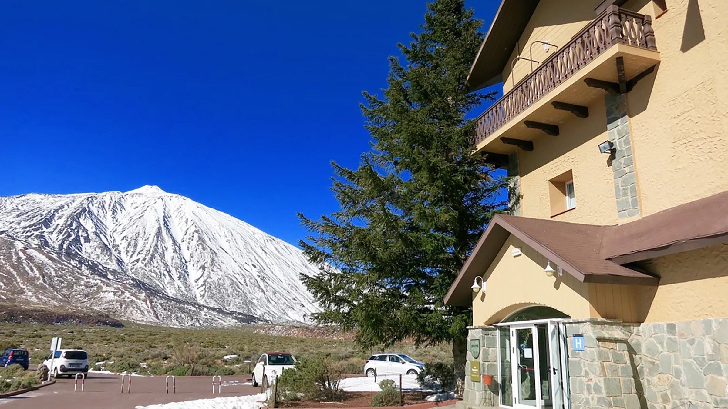 There’s just one hotel on Mount Teide.