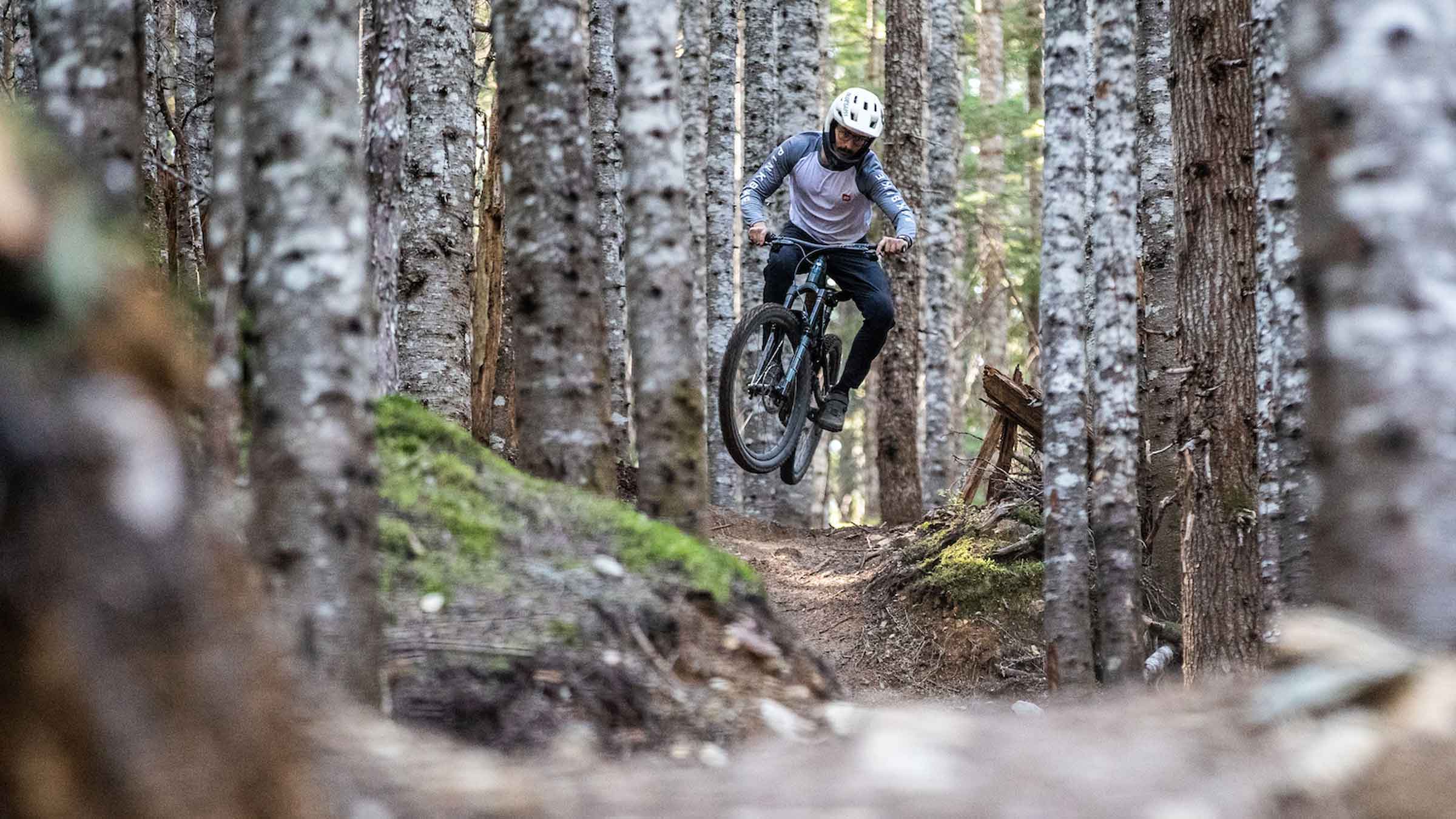 Pinkbike technical editor Dario DiGiulio takes the Trek Slash for a test ride in Bellingham, Washington.