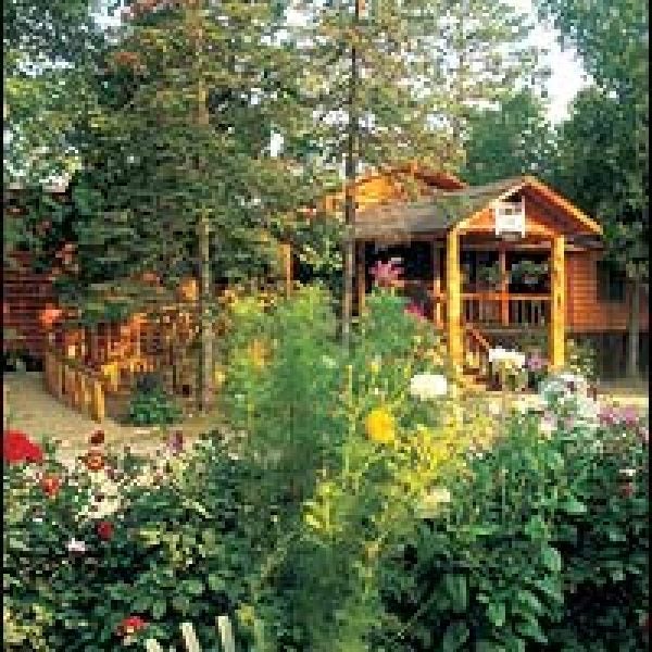 GET IT WHILE YOU CAN: the season's final flare at Ely, Minnesota's Burntside Lodge