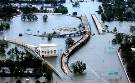 Katrina Floods New Orleans