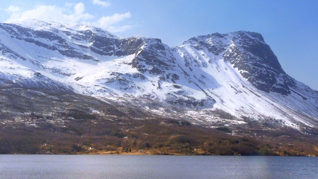 The Tøtta mountain massif above Rombaken as seen from Langstranda.