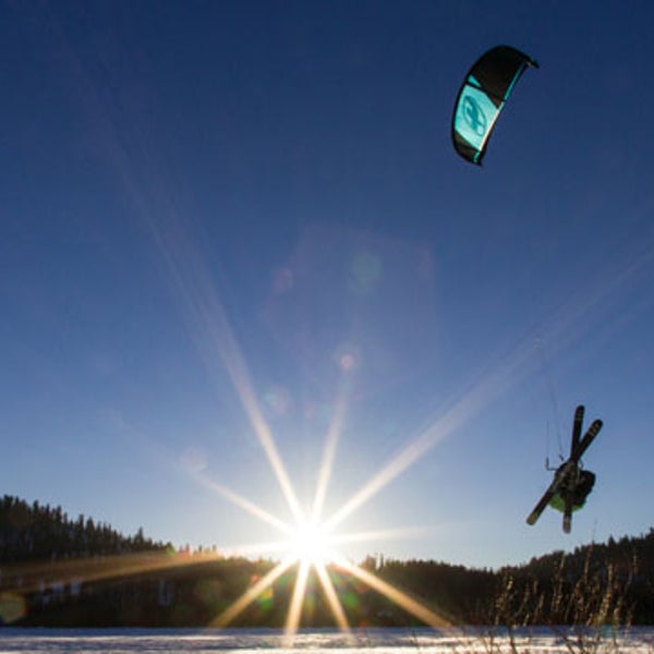Derek Brown California Snowkiting snowboard ski California Sierra Snowkite Center