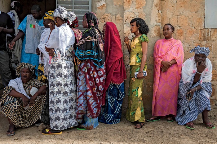 Mali Bamako Timbuktu Mopti Niger river election pooling station vote market people landscape manuscript library books mosque travel village boat Djenné