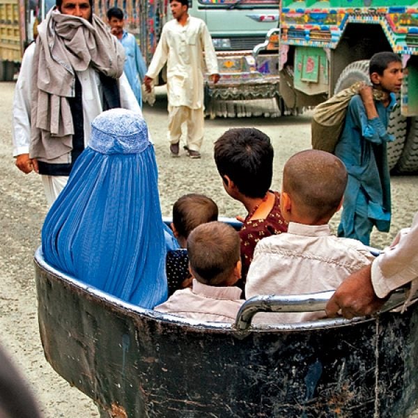 Outside magazine May 2014 Pashtun woman border Pakistan Torkham landays poetry Afghanistan family