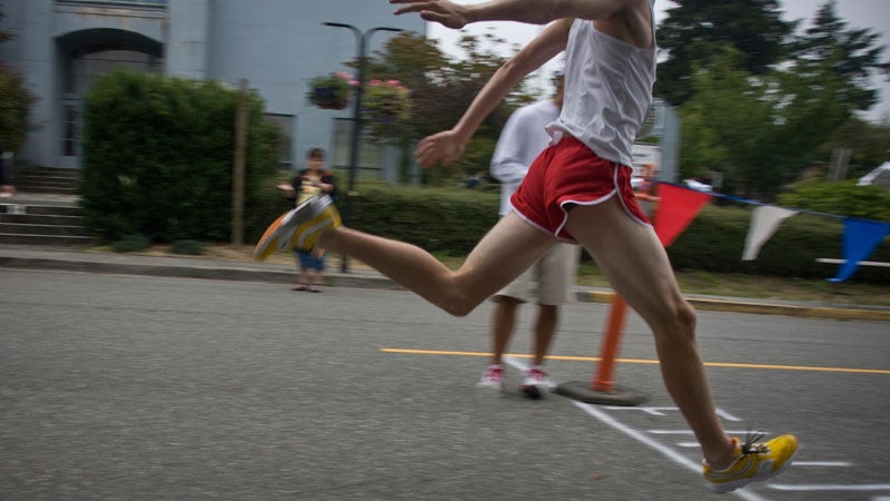 Crunching the results of 9 million marathoners, researchers discovered that people are irrationally partial to chasing rounded finishes.