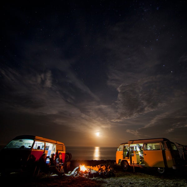 New Zealand Van Life Outside Online Viewfinder surfing