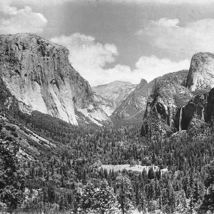 Best For: Quiet Meditation
Though it’s unclear if some of the most famous drawings of Yosemite originated from this vantage or somewhere nearby, the spot is enough to induce hysteria in most plein-air artists. The east-facing overlook is a lot less crowded than Tunnel View or Glacier Point, but its panorama is just as marvelous.
To start your hike, leave from Tunnel View and follow the Pohono Trail toward Glacier Point. A short climb and an easy walk along old Stagecoach Road will give you with a quiet view that’s often all your own.
From Artist Point, you can continue on the Pohono Trail to several other vistas, including Inspiration and Dewey. If you’re looking for a 3,000-foot climb and view of everything Yosemite has to offer, follow the trail to where it ends at Glacier Point.