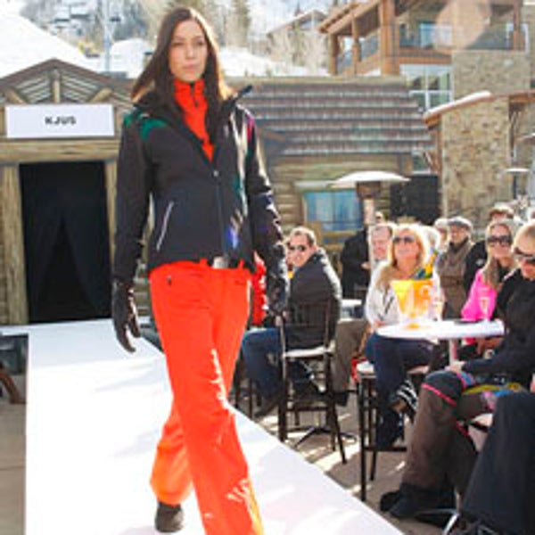 KJUS runway