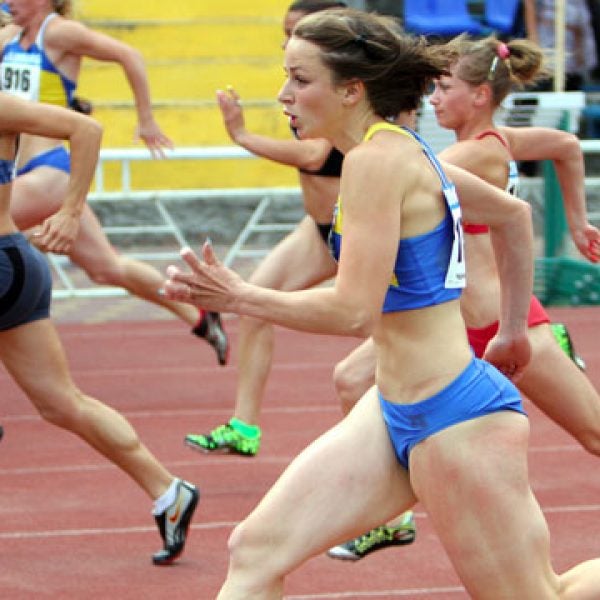 running sprinting women athletes