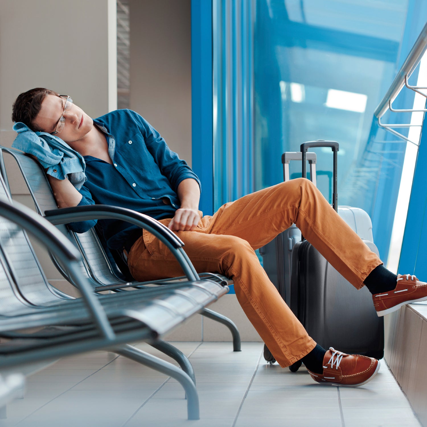 sleeping in airport overnight airport Outside online