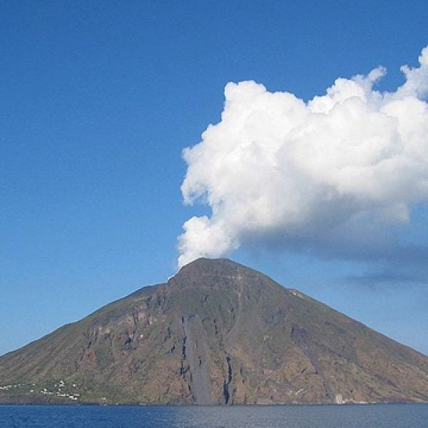 volcano volcanoes scream harminic tremor 2009 redoubt washington alaska