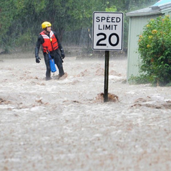 boulder floods video kayakers tubing idiots colorado flash floods flooding dead