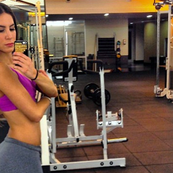 With Instagram being the springboard for a new generation of fitness gurus like Jen Selter, it was only a matter of time before the masses took to the gym mirrors with an iPhone camera.