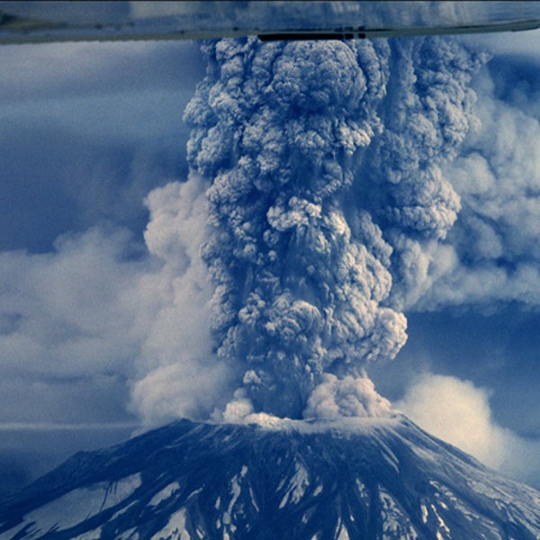 OutsideOnline Mount St. Helens eruption 1980 volcano erupts plane photograph unpublished The Oregonian Richard Bowen ash cloud blast radius