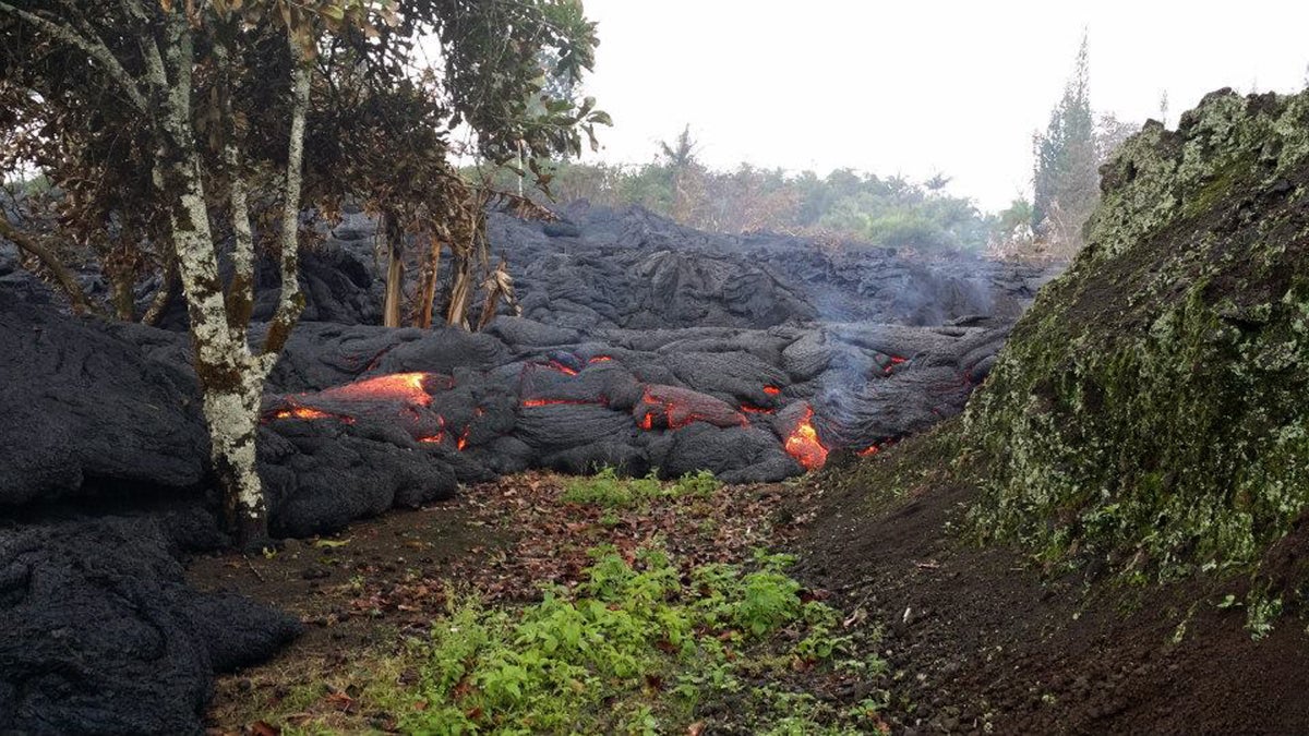 Hawaii Lava Burns First House Outside Online