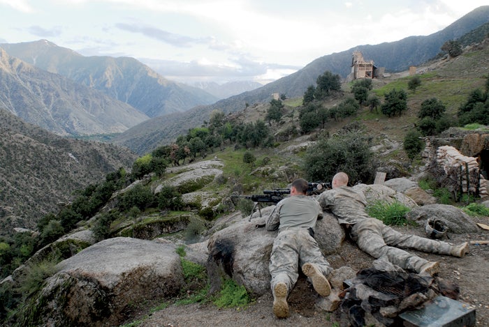Hatchet snipers adjusting the s