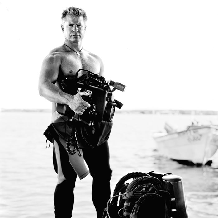 Outside magazine July 2006 Humboldt Squid Santa Rosalia Mexico sea underwater cameraman squid hard out here shrimp 20 mph swim human flesh attack eery beast ocean Scott Cassell