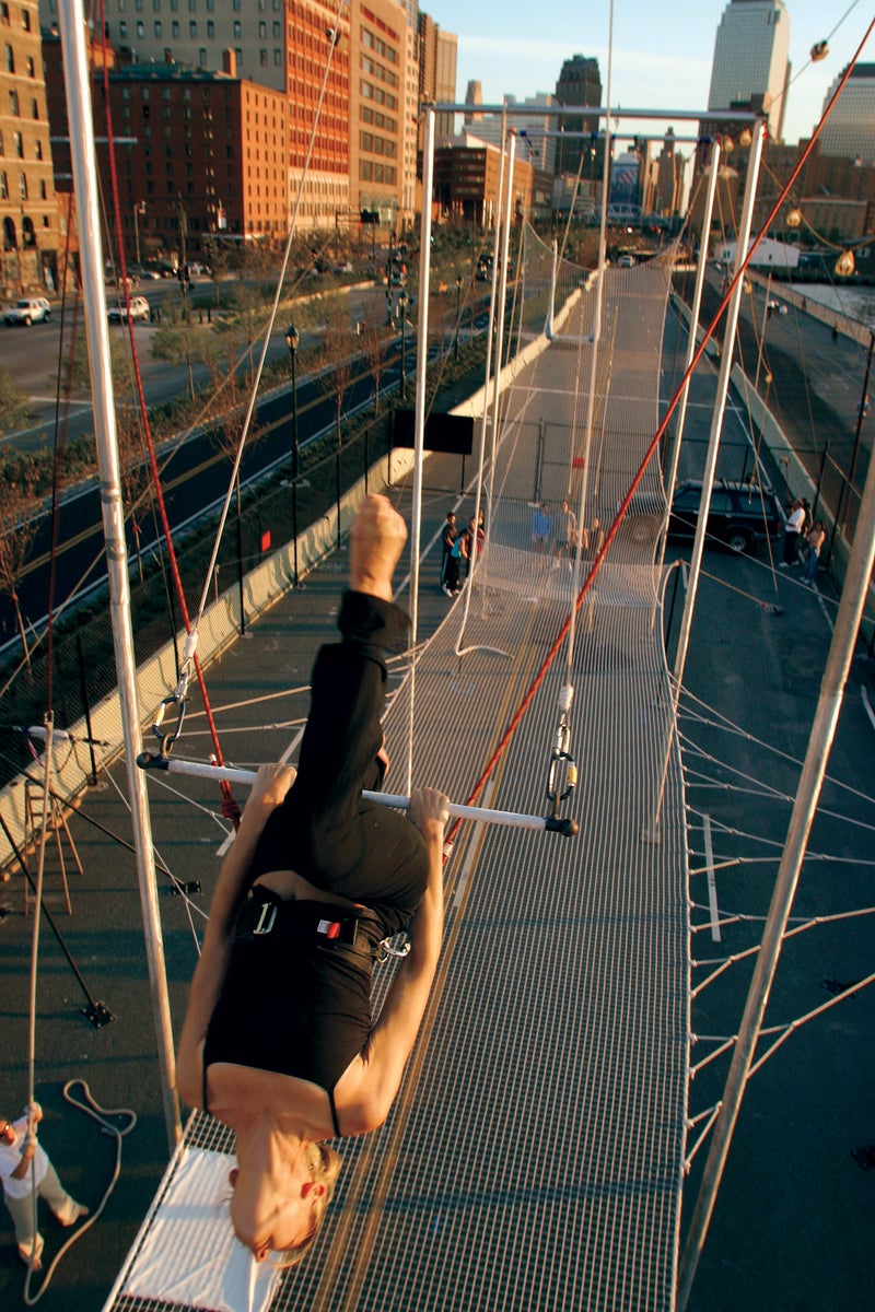outside magazine outside online new york chicago seattle los angeles boston san francisco denver washington d.c. things to do city without limits urban adventure urban living exercise fitness surfing sailing running volleyball kickball subway urban life concrete jungle