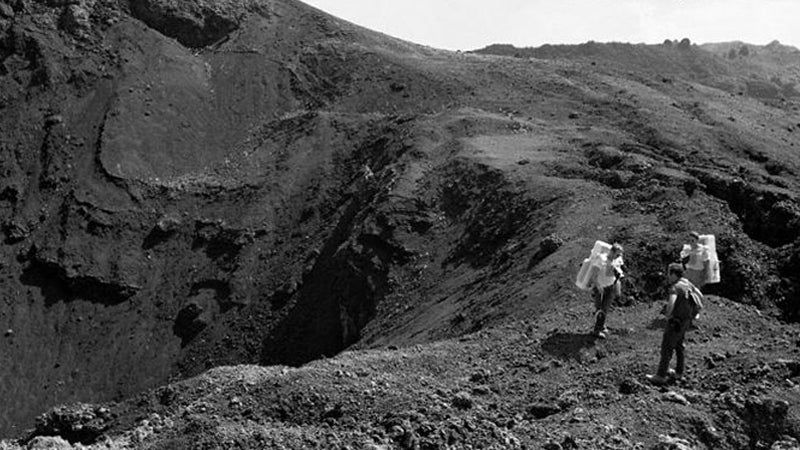OutsideOnline Apollo moon mission Pacific International Space Cen Executive Director Rob Kelso vi Big Island Hawaii lunar landscape train training photos surface unpublished released astronauts 1970 Apollo 15 crew trek Apollo Valley