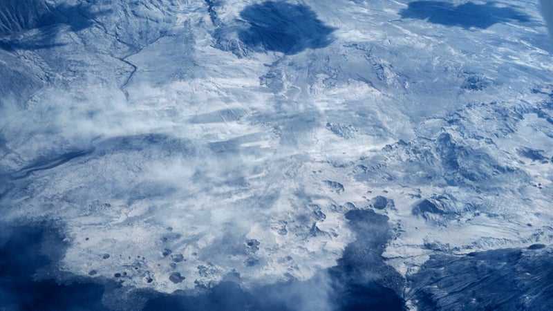 OutsideOnline Mount St. Helens eruption 1980 volcano erupts plane photograph unpublished The Oregonian Richard Bowen ash cloud blast radius crater mountain side