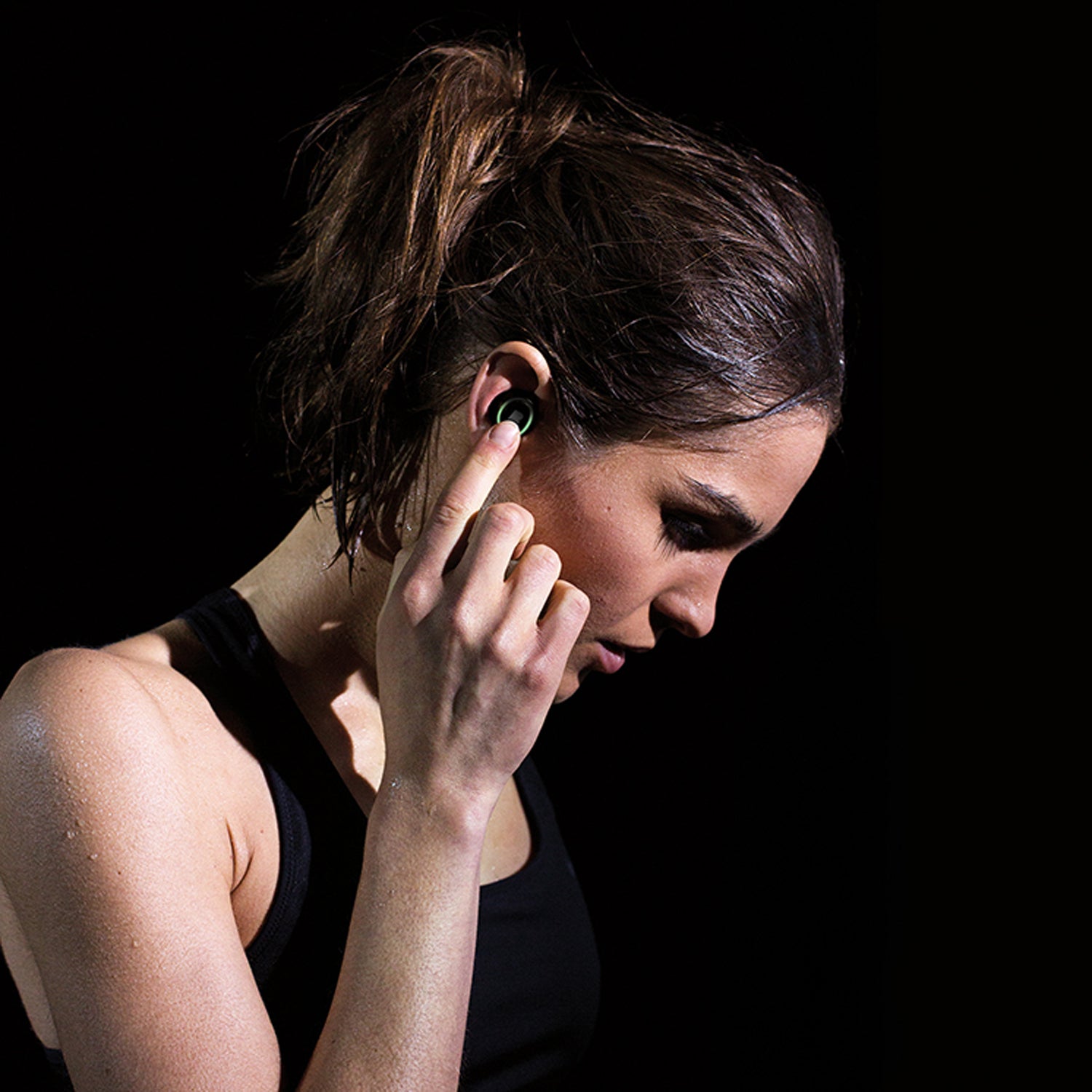 Bragi's new Dash earbuds have built-in heart-rate monitors. Soon they'll have a Bluetooth version.